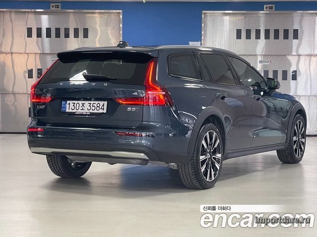 VOLVO V60 CROSS COUNTRY 2024 — 18 210 км, синий, Корея — под ключ — фото 2