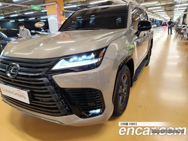 LEXUS LX 2025 — 8 000 км, светло-серебристый, Корея — под ключ — фото 3
