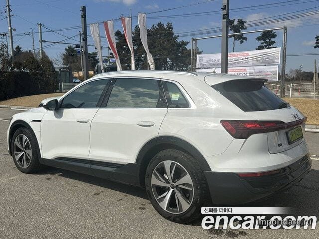 AUDI Q8 E-TRON 2024 — 26 000 км, белый, Корея — под ключ — фото 2