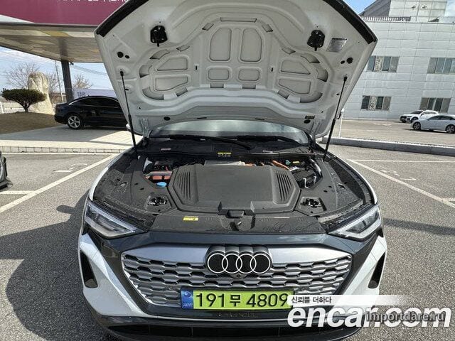 AUDI Q8 E-TRON 2024 — 26 000 км, белый, Корея — под ключ — фото 6