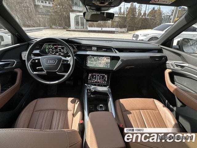 AUDI Q8 E-TRON 2024 — 26 000 км, белый, Корея — под ключ — фото 7