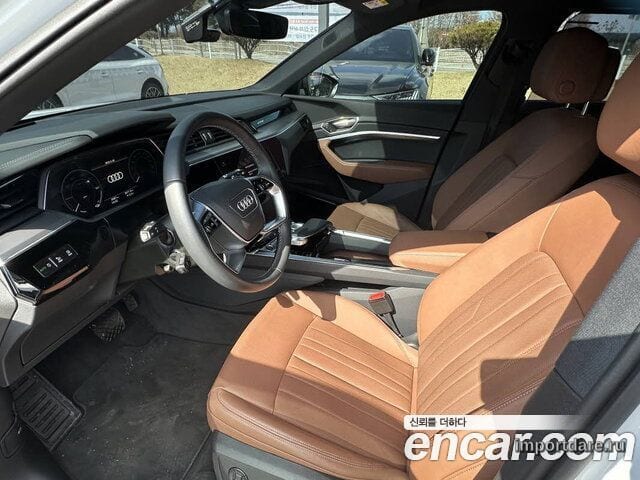 AUDI Q8 E-TRON 2024 — 26 000 км, белый, Корея — под ключ — фото 9