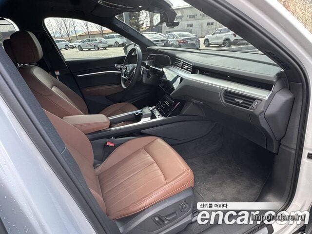 AUDI Q8 E-TRON 2024 — 26 000 км, белый, Корея — под ключ — фото 10