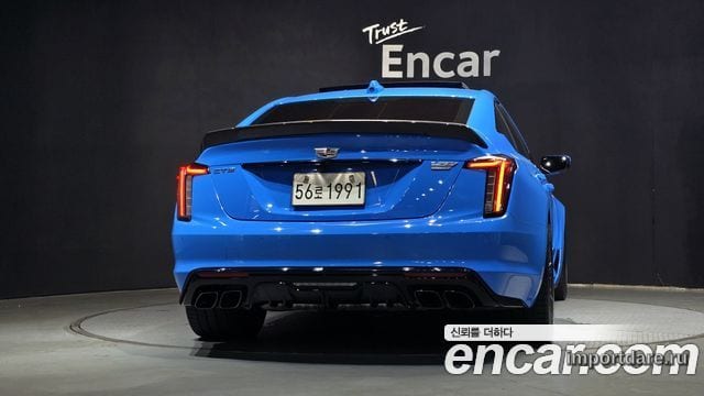 Cadillac CT5-V сзади