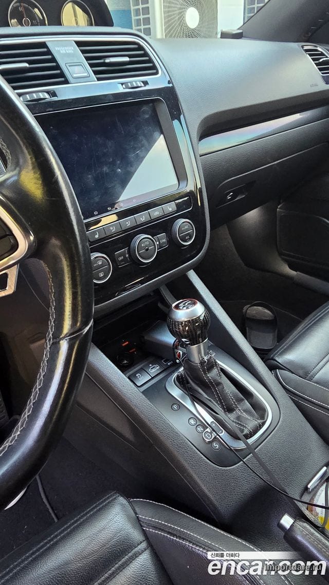 Volkswagen Scirocco сбоку