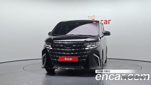 Toyota Alphard сзади
