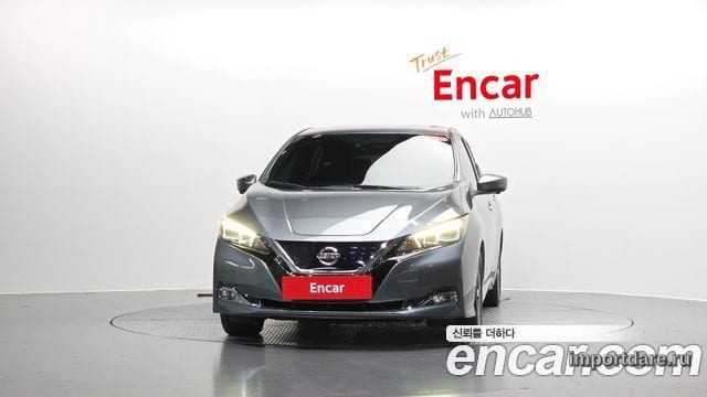 Nissan Leaf интерьер