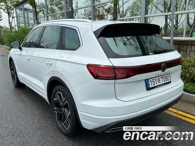 Volkswagen Touareg сзади