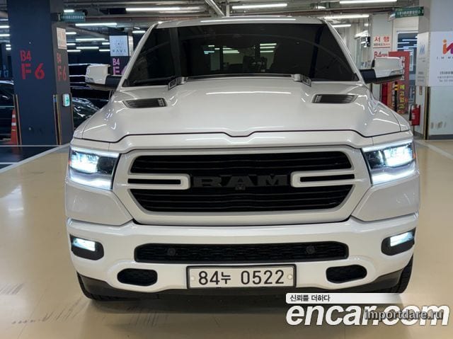 DODGE RAM PICKUP 2019 — 79 000 км, белый, Корея — под ключ — фото 1