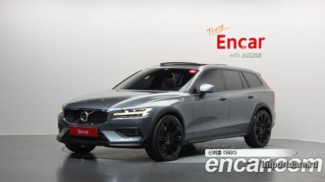 VOLVO V60 CROSS COUNTRY 2019 — 229 324 км, серый, Корея — под ключ — фото 1