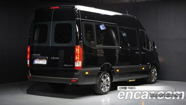 Hyundai Solati сбоку