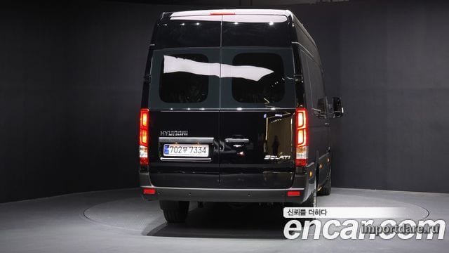 Hyundai Solati сзади
