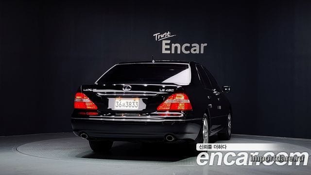 Lexus LS430 сзади