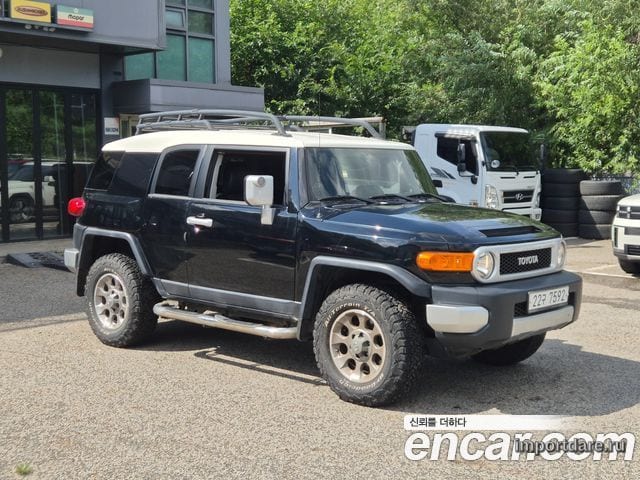 TOYOTA FJ 2012 — 128 000 км, чёрный, Корея — под ключ — фото 3