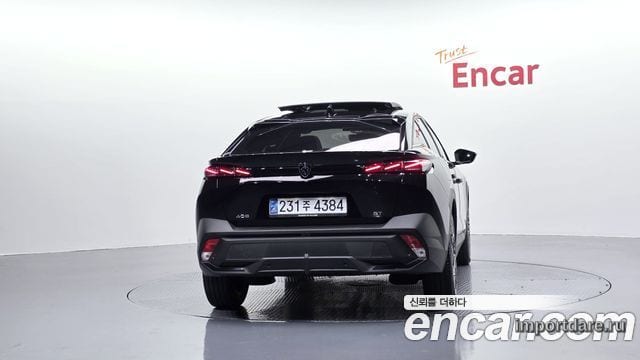 Peugeot 408 сзади