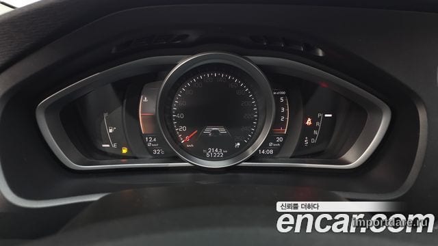 VOLVO V40 CROSS COUNTRY 2019 — 51 222 км, белый, Корея — под ключ — фото 8