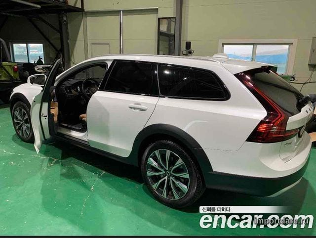 VOLVO V90 CROSS COUNTRY 2022 — 58 000 км, белый, Корея — под ключ — фото 6