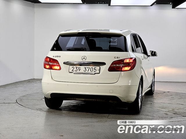 MERCEDES-BENZ B-CLASS W246 2013 — 141 513 км, белый, Корея — под ключ — фото 3