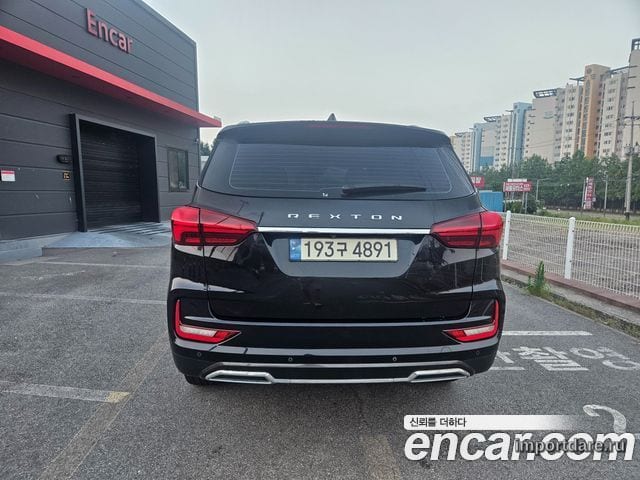 KGM G4 Rexton сзади