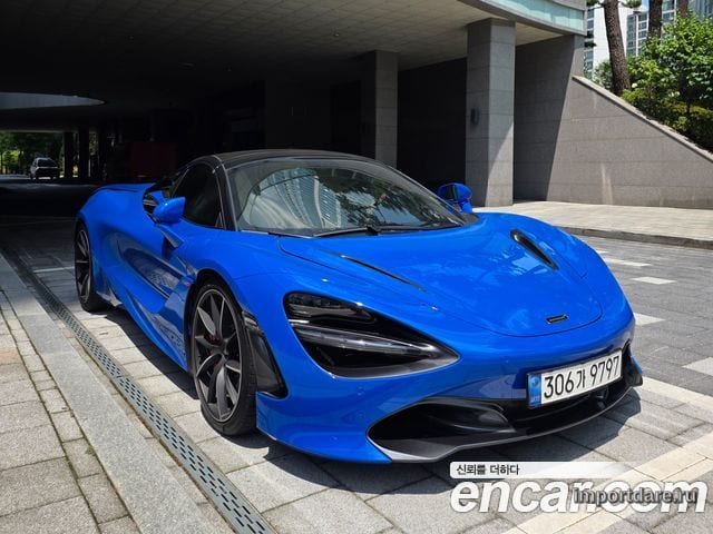 Mclaren 720S сбоку