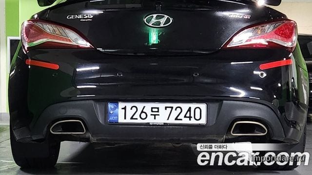 Hyundai Genesis Coupe сзади