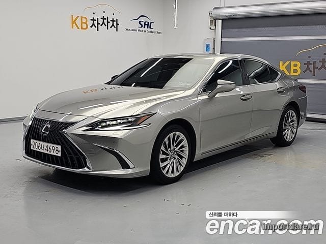 LEXUS ES300H 2025 — 38 468 км, серебристый, Корея — под ключ — фото 1