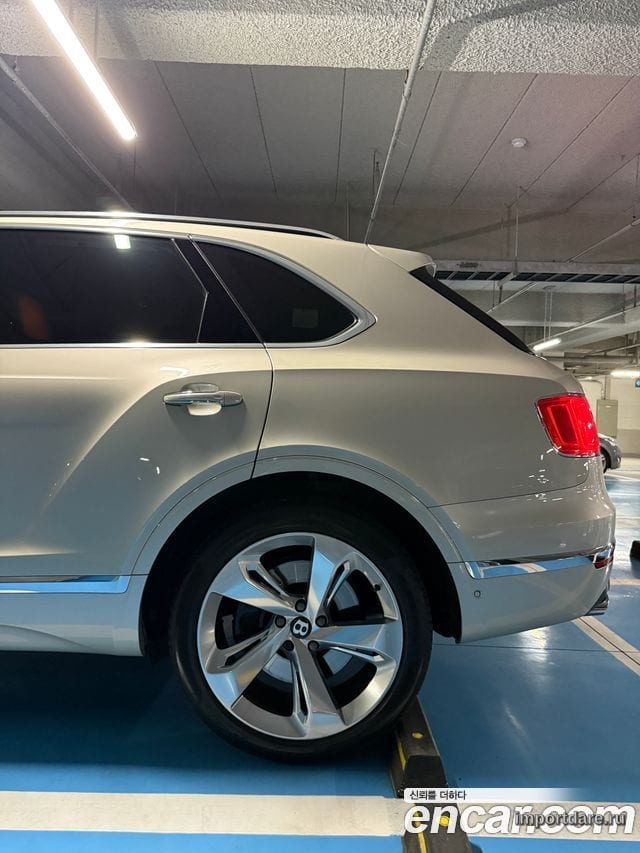 BENTLEY BENTAYGA 2017 — 71 000 км, белый-перламутр, Корея — под ключ — фото 5