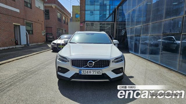 VOLVO V60 CROSS COUNTRY 2021 — 78 650 км, белый, Корея — под ключ — фото 3