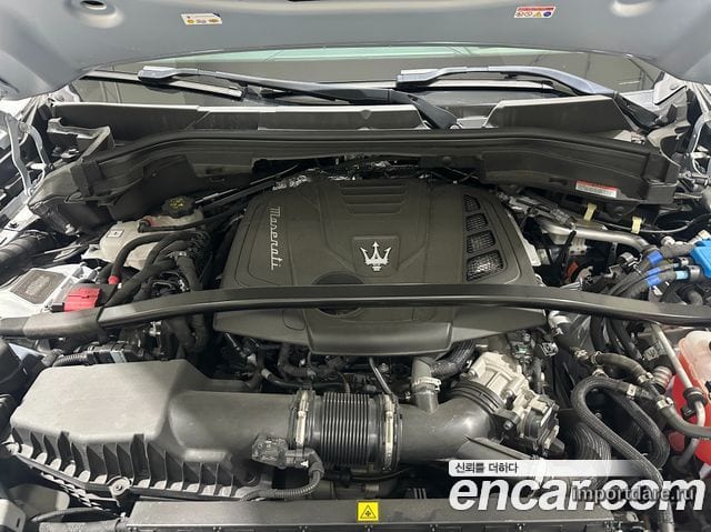 MASERATI GRECALE 2024 — 6 000 км, светло-серебристый, Корея — под ключ — фото 6