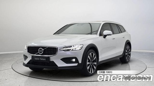VOLVO V60 CROSS COUNTRY 2024 — 21 422 км, белый, Корея — под ключ — фото 1