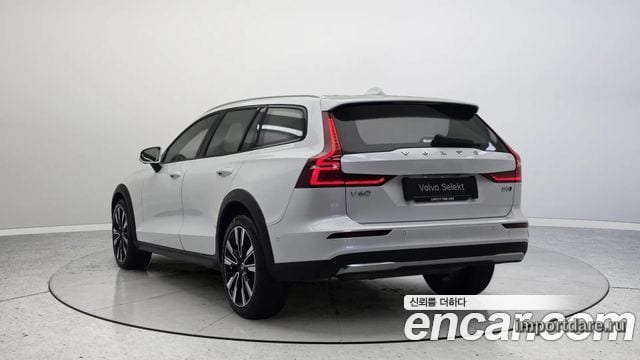 VOLVO V60 CROSS COUNTRY 2024 — 21 422 км, белый, Корея — под ключ — фото 2