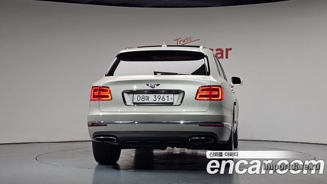 BENTLEY BENTAYGA 2018 — 38 696 км, белый-перламутр, Корея — под ключ — фото 4
