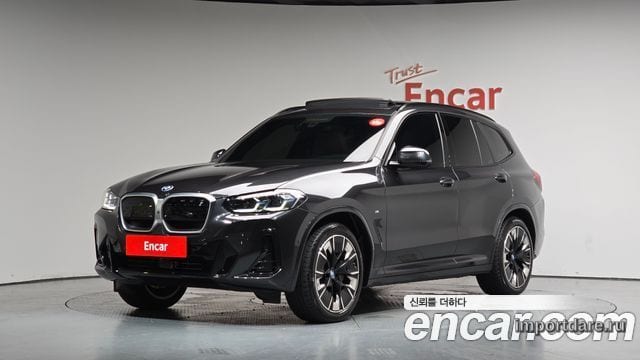BMW iX3 2025