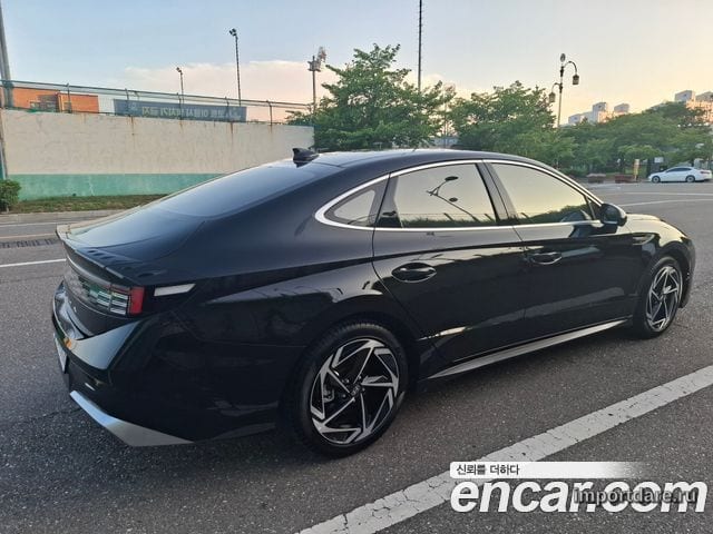 Hyundai Sonata сбоку