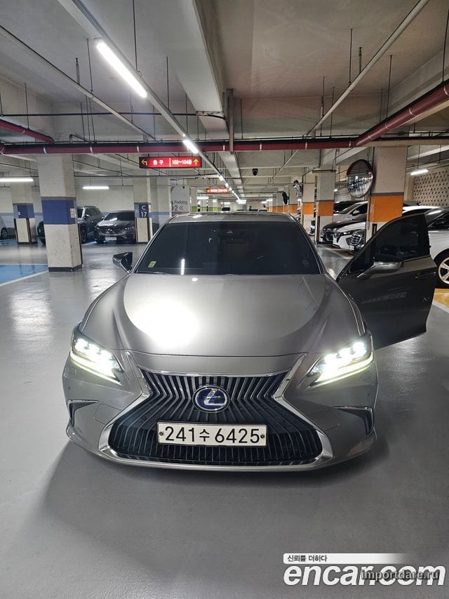 LEXUS ES300H 2021 — 41 000 км, серебристо-серый, Корея — под ключ — фото 2
