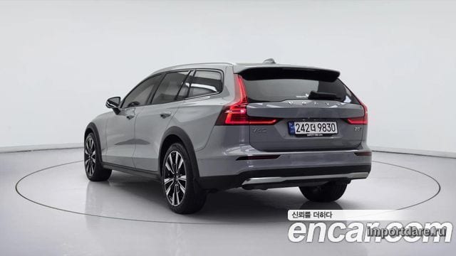 VOLVO V60 CROSS COUNTRY 2024 — 22 170 км, серебристо-серый, Корея — под ключ — фото 4