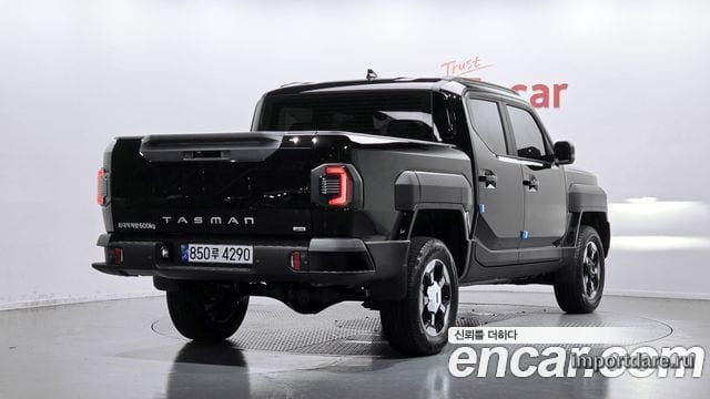 Kia Tasman сбоку