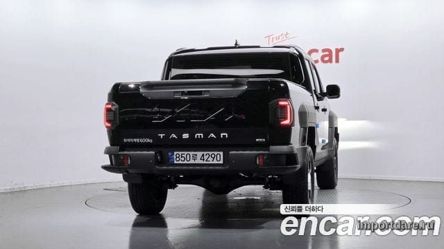 Kia Tasman сзади