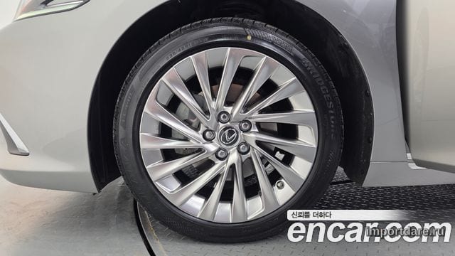LEXUS ES300H 2019 — 25 569 км, серебристо-серый, Корея — под ключ — фото 5