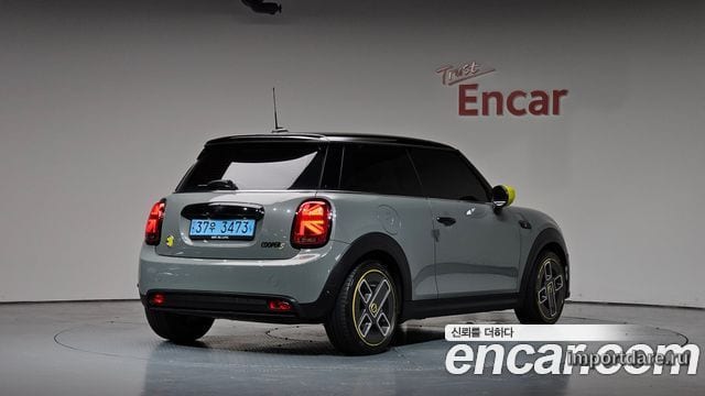 MINI COOPER ELECTRIC 2022 — 41 607 км, серебристо-серый, Корея — под ключ — фото 1