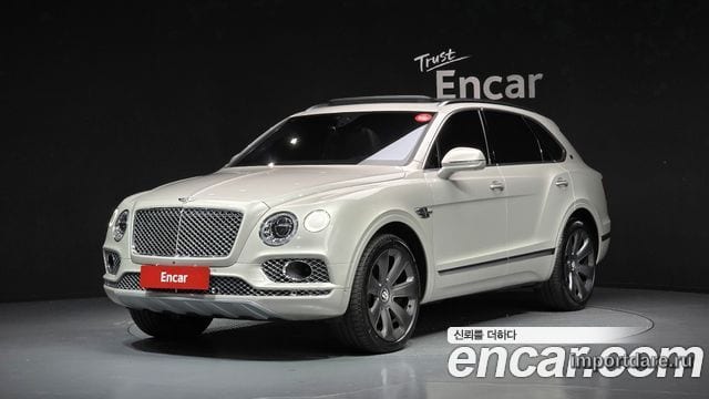 BENTLEY BENTAYGA 2018 — 59 496 км, белый-перламутр, Корея — под ключ — фото 1