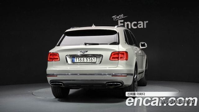 BENTLEY BENTAYGA 2018 — 59 496 км, белый-перламутр, Корея — под ключ — фото 4
