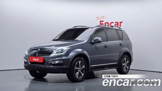 KGM Rexton W спереди