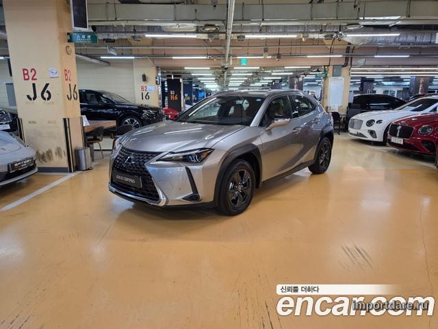 Lexus UX 2026