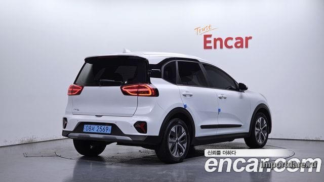 Kia Niro Plus сбоку