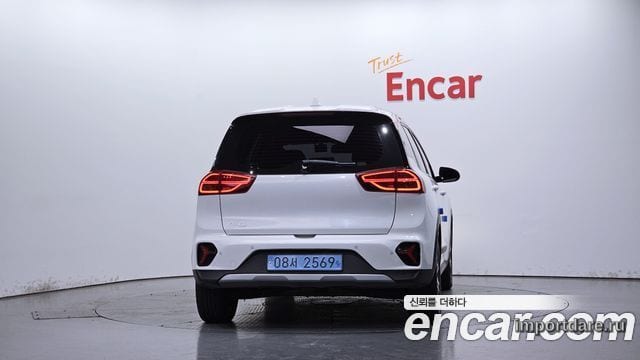 Kia Niro Plus сзади