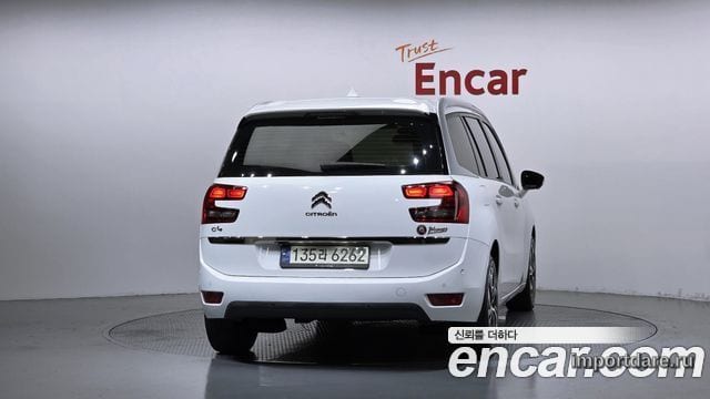 Citroen Grand C4 Picasso сзади
