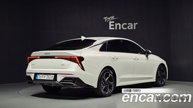Kia K5 Hybrid сбоку