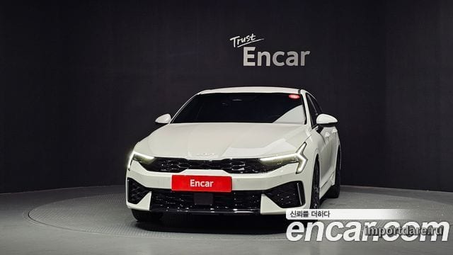 Kia K5 Hybrid интерьер
