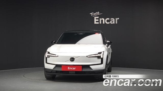 Volvo EX30 интерьер